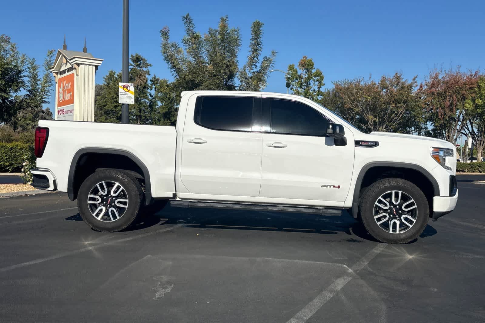 Used 2020 GMC Sierra 1500 AT4 w/ AT4 Premium Package AWD/4WD image 8