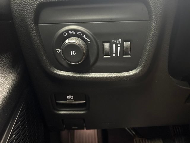 Used 2024 Jeep Grand Cherokee Limited AWD/4WD image 39