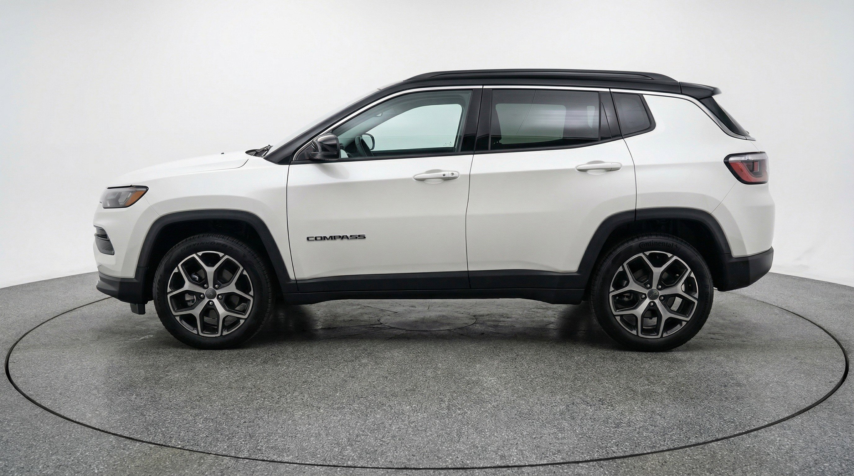 Used 2025 Jeep Compass Limited image 5