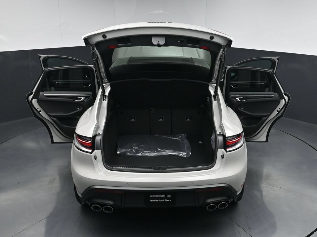 New 2026 Porsche Macan Turbo AWD/4WD image 31