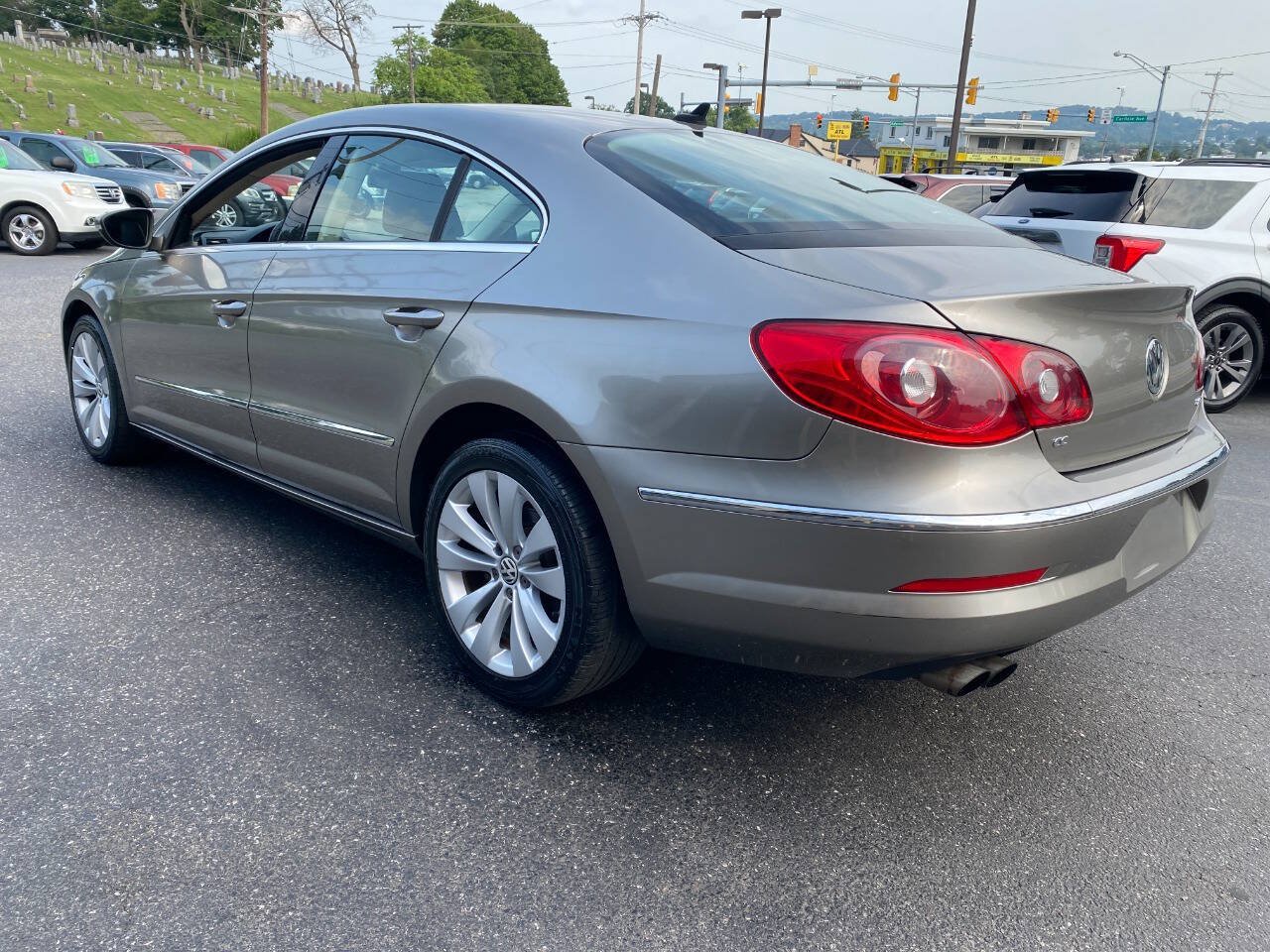 Used 2010 Volkswagen CC Sport FWD image 5