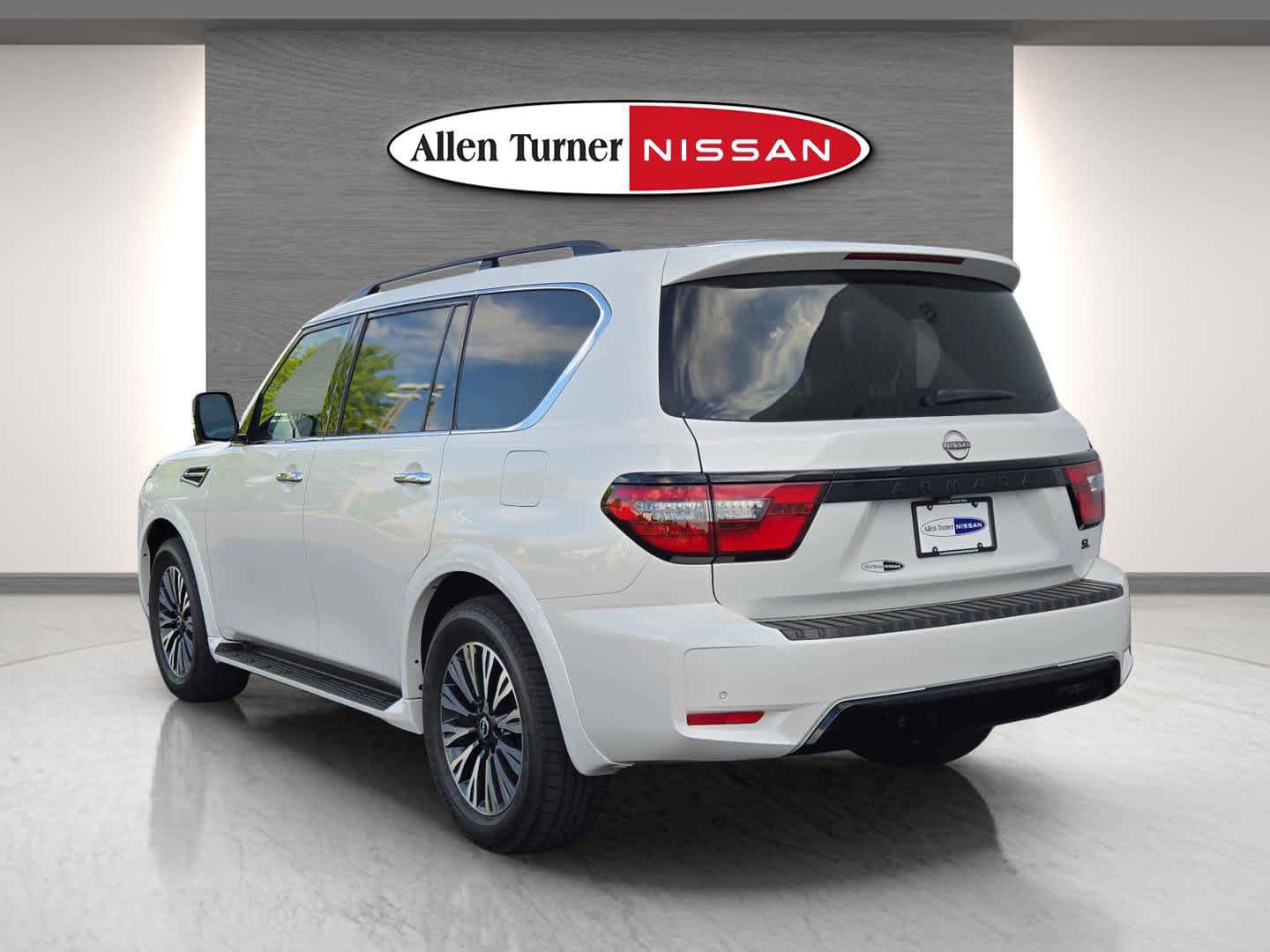 Used 2024 Nissan Armada SL w/ Midnight Edition Package RWD image 8