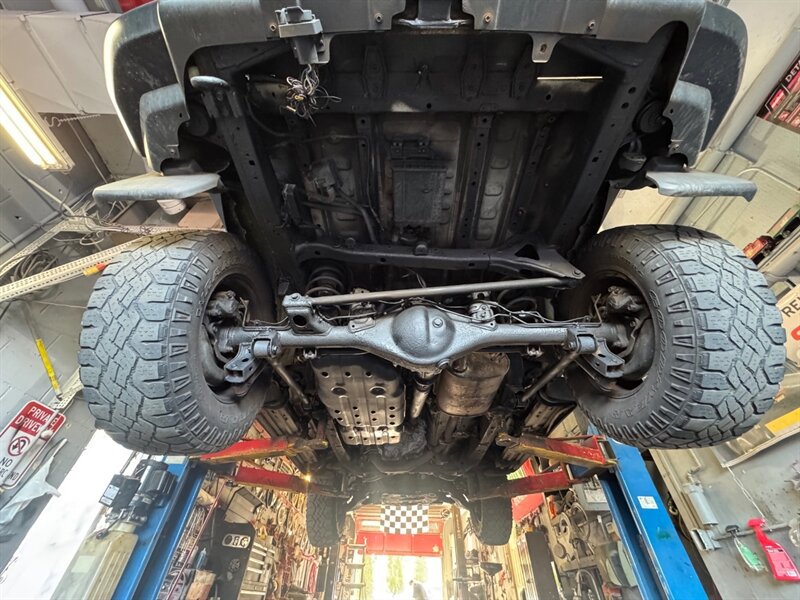 Used 2011 Toyota FJ Cruiser 4WD image 32