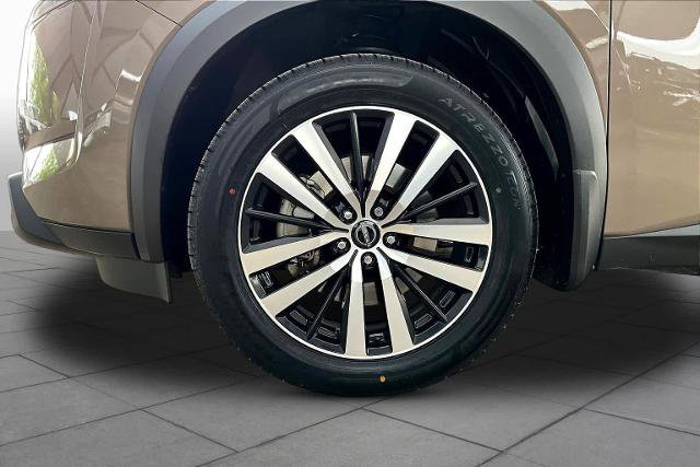 Certified 2023 Nissan Pathfinder Platinum image 11