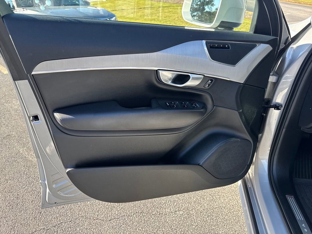 Used 2024 Volvo XC90 B5 Core w/ Protection Package Premier image 13