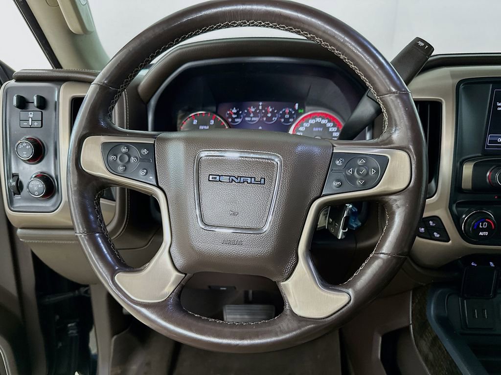 Used 2016 GMC Sierra 2500 Denali w/ Duramax Plus Package AWD/4WD image 18