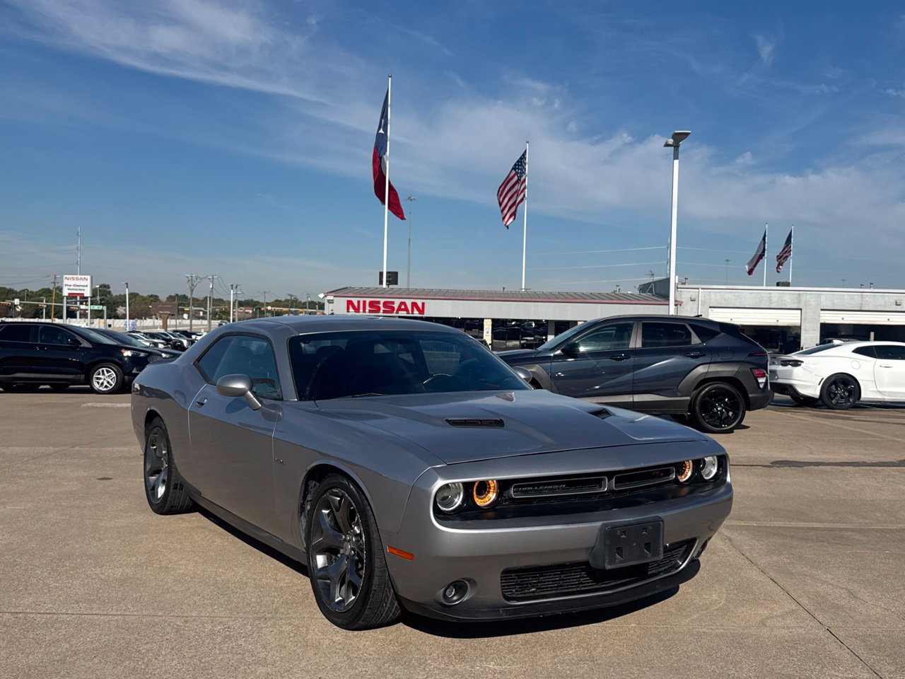 Used 2017 Dodge Challenger R/T w/ Driver Convenience Group RWD image 1