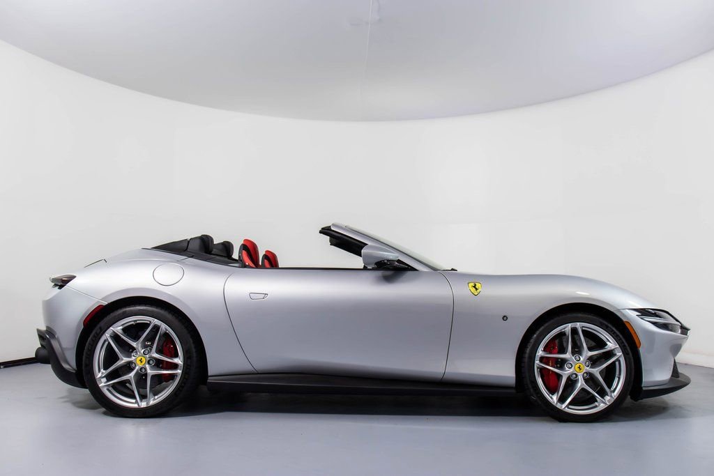 Certified 2025 Ferrari Roma Spider image 3