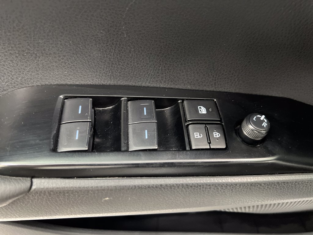 Used 2025 Toyota Camry LE FWD image 15