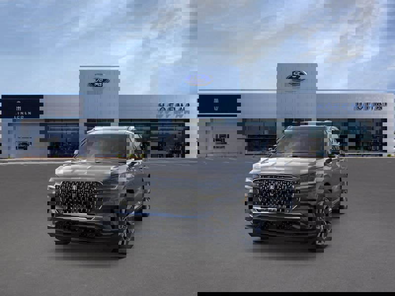 New 2026 Lincoln Aviator AWD image 2