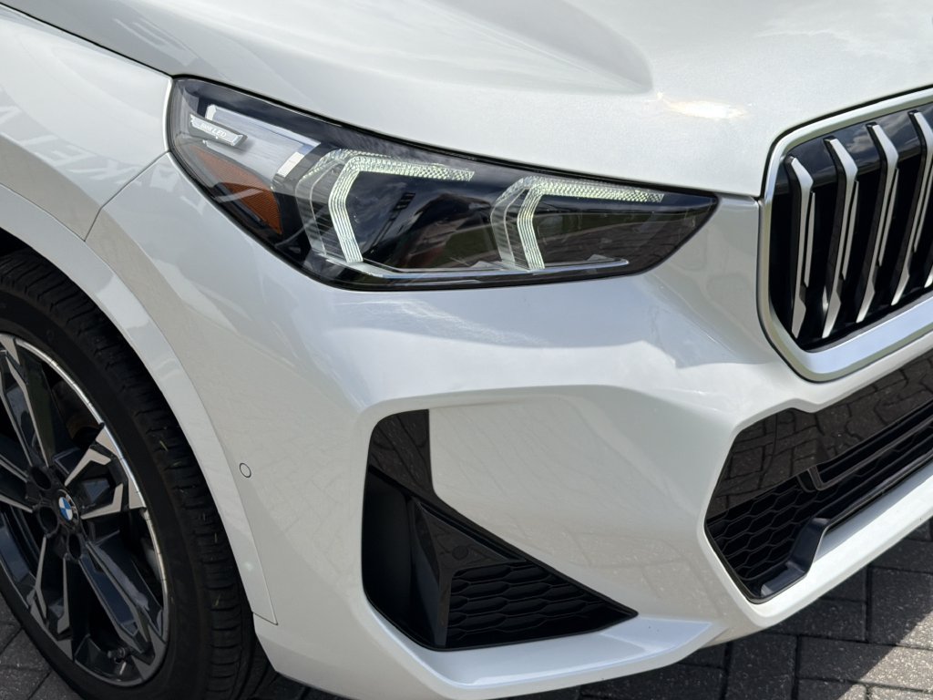 Used 2025 BMW X1 xDrive28i AWD/4WD image 9