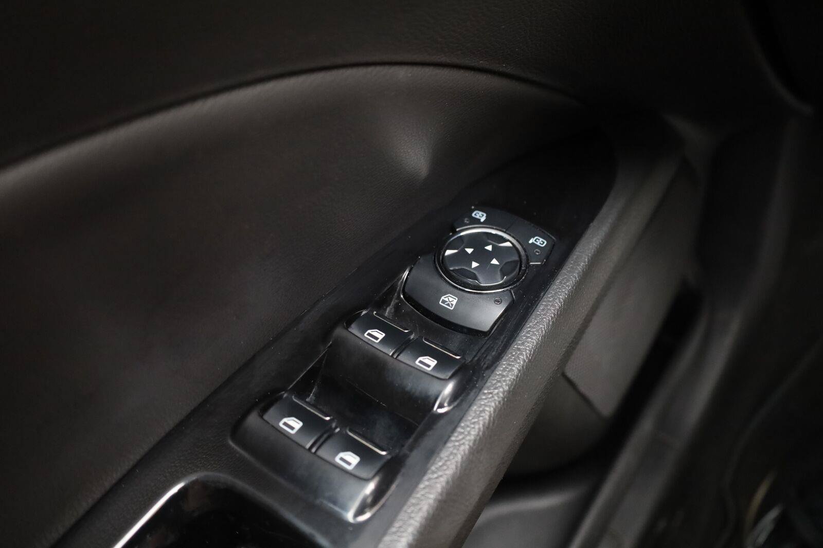 Used 2014 Ford Fusion SE w/ Equipment Group 202A FWD image 35