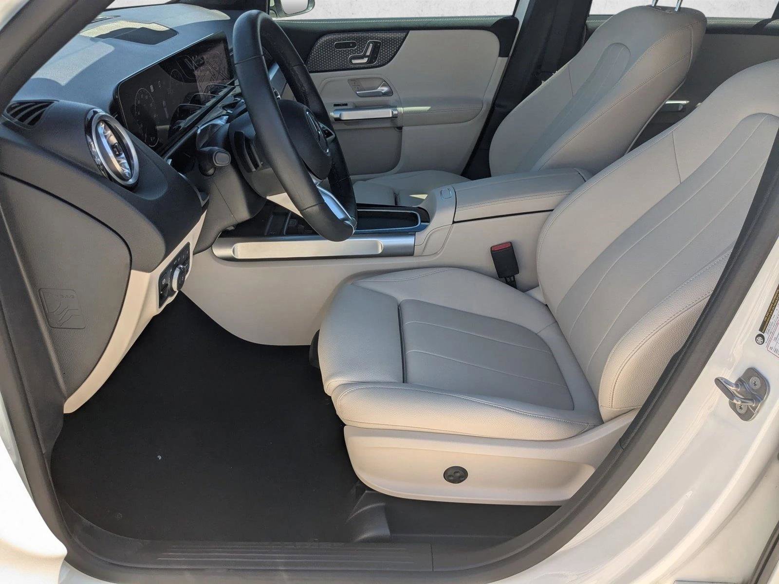 Used 2025 Mercedes-Benz GLB 250 image 16