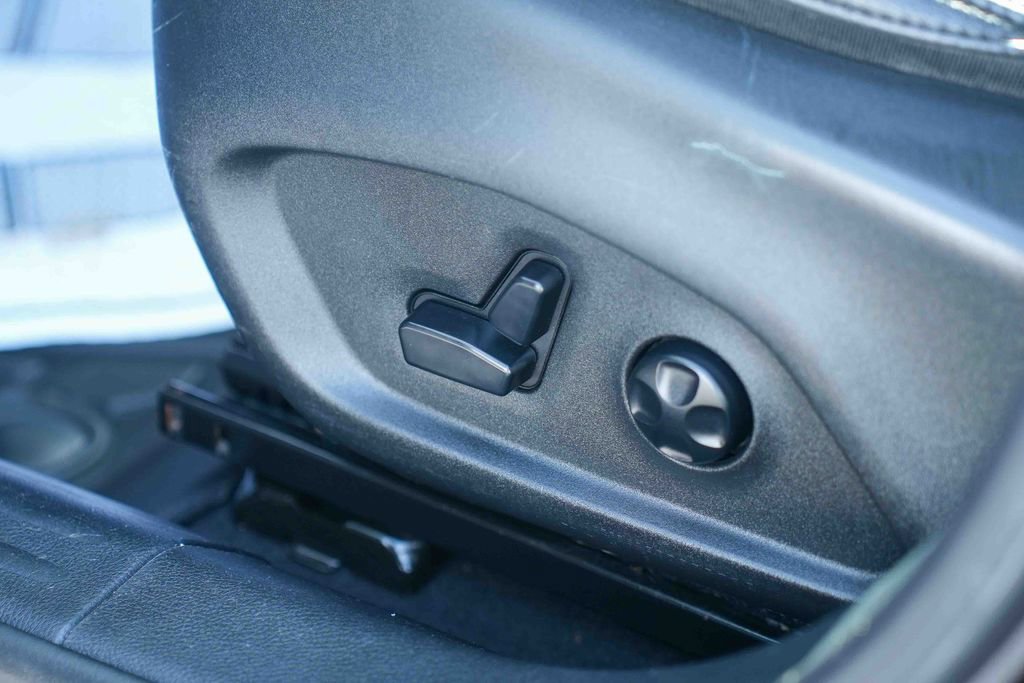 Used 2018 Jeep Compass Limited w/ Navigation Group AWD/4WD image 28