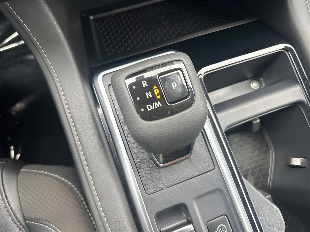 Used 2025 Nissan Pathfinder SL image 18