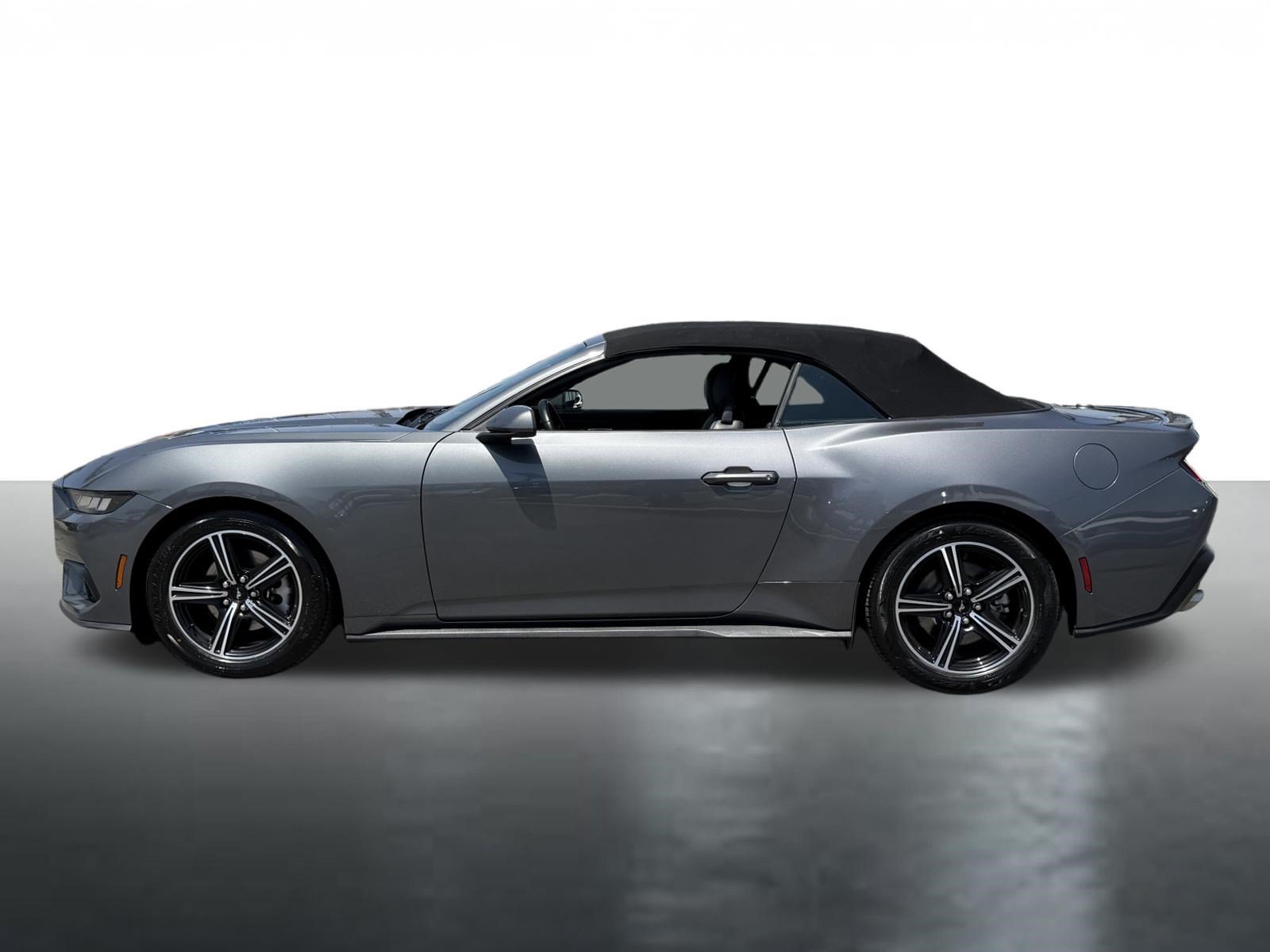 Used 2025 Ford Mustang Premium RWD image 5
