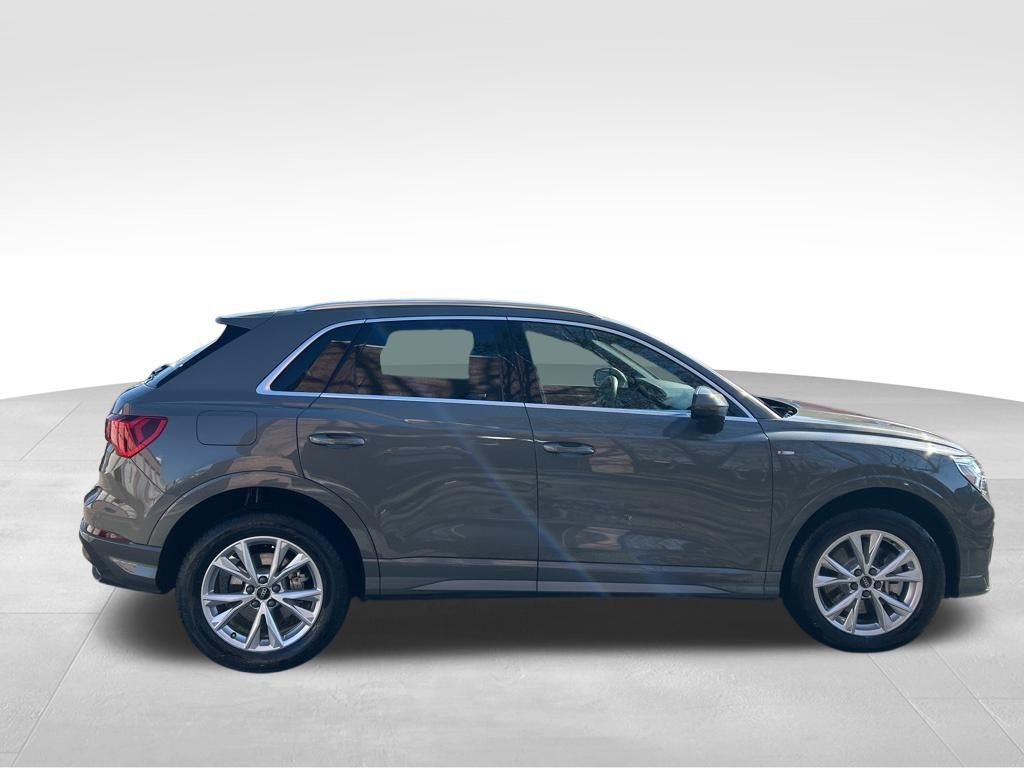Used 2025 Audi Q3 2.0T Premium image 6