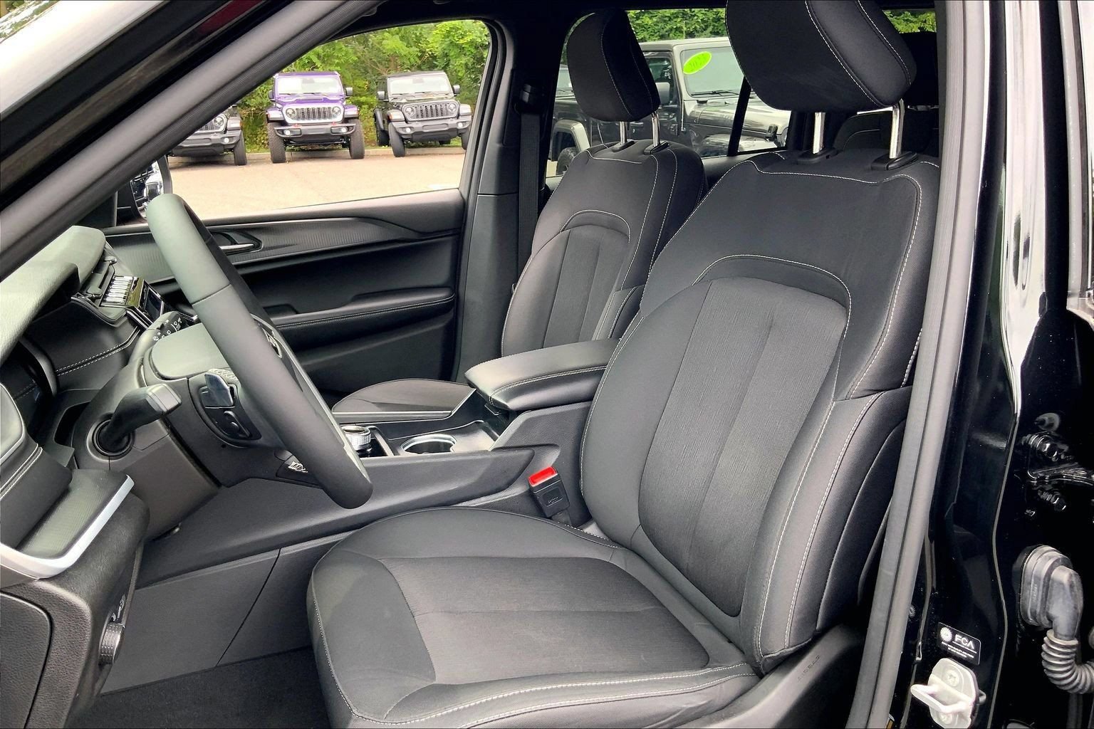 Certified 2024 Jeep Grand Cherokee Laredo X w/ Luxury Tech Group I AWD/4WD image 8