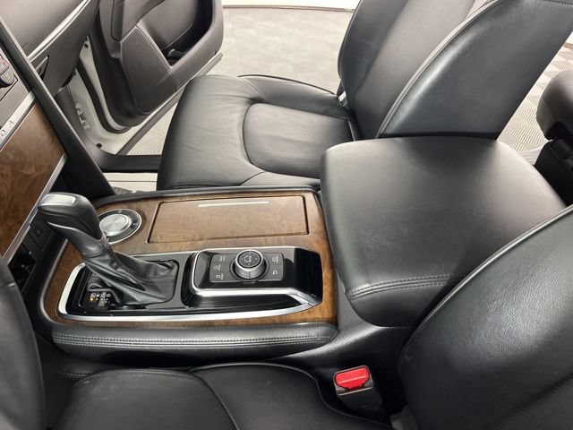 Used 2024 Nissan Armada SL w/ Captain's Chairs Package RWD image 29