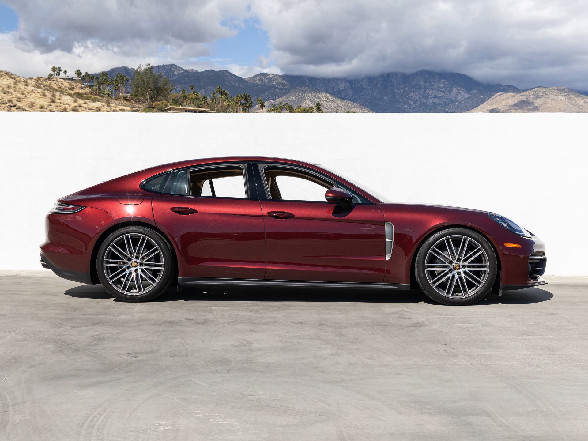 Certified 2023 Porsche Panamera Platinum Edition image 8