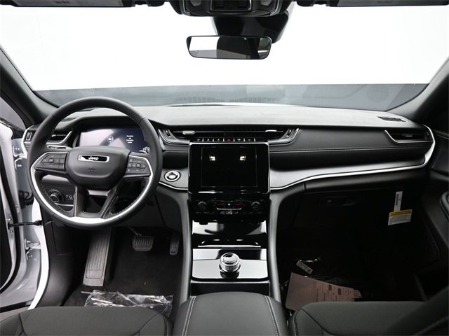 New 2025 Jeep Grand Cherokee L Laredo image 23