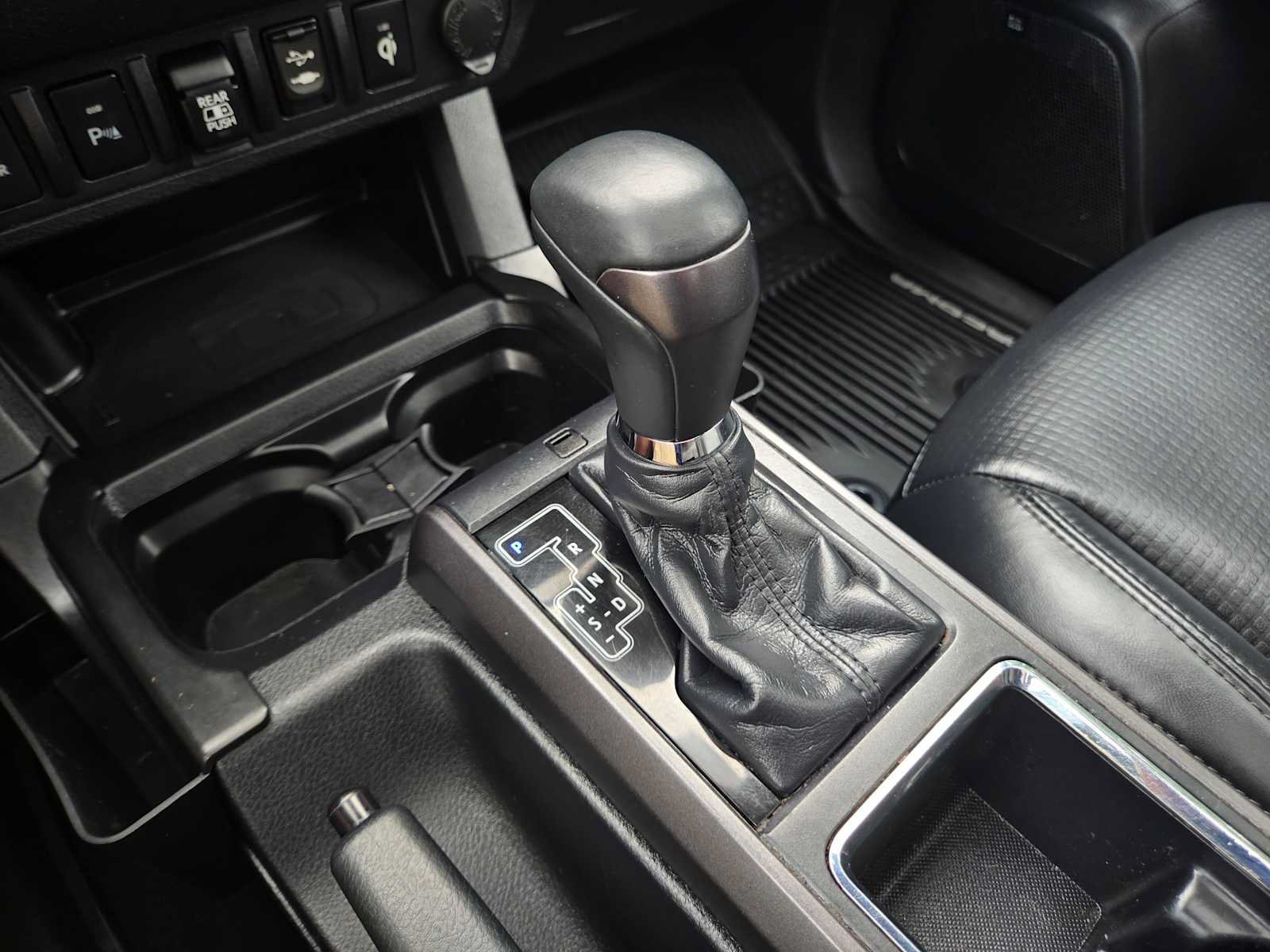 Used 2019 Toyota Tacoma TRD Off-Road AWD/4WD image 38