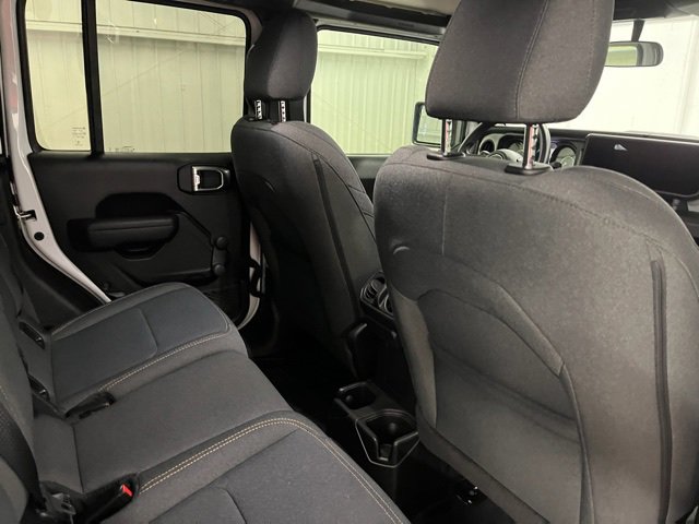 Used 2024 Jeep Gladiator Sport image 17