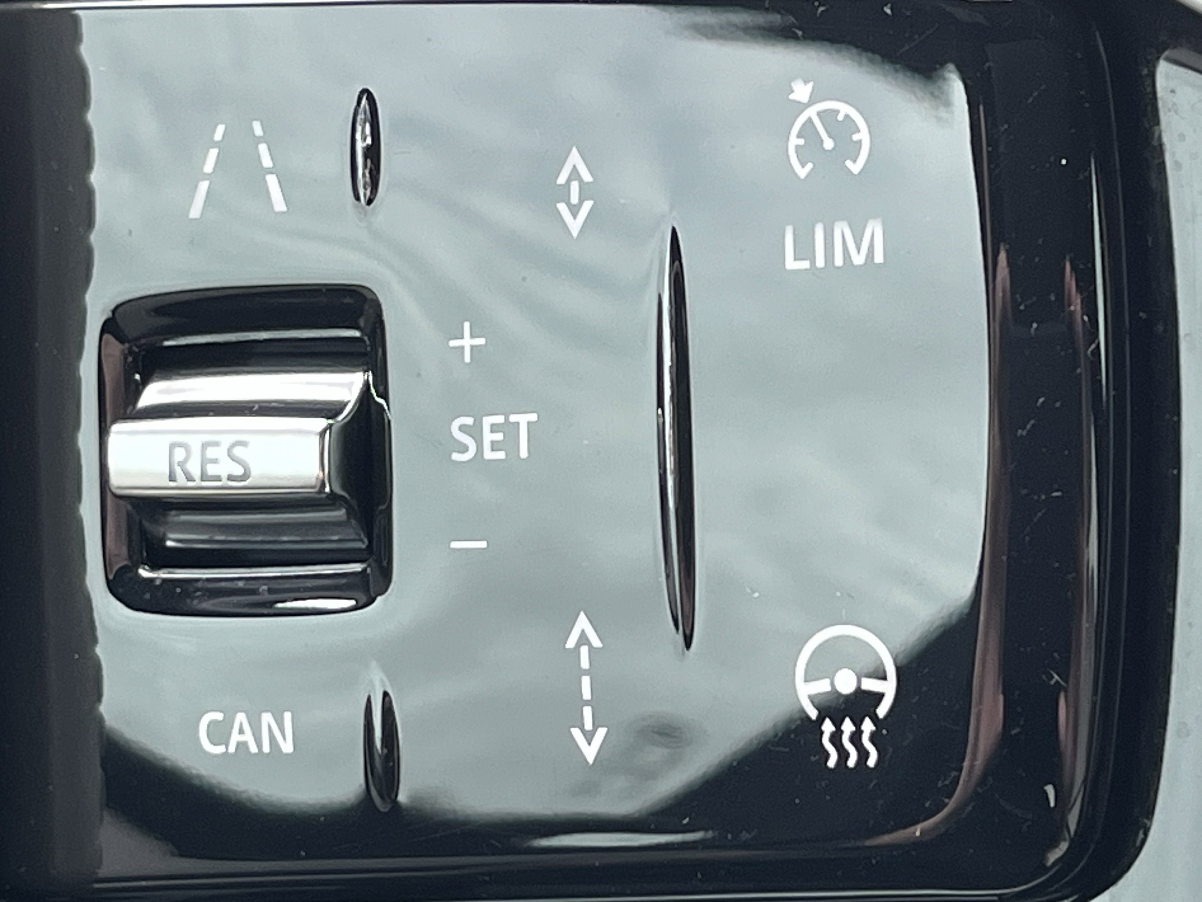 Certified 2023 Land Rover Range Rover Velar R-Dynamic S image 20