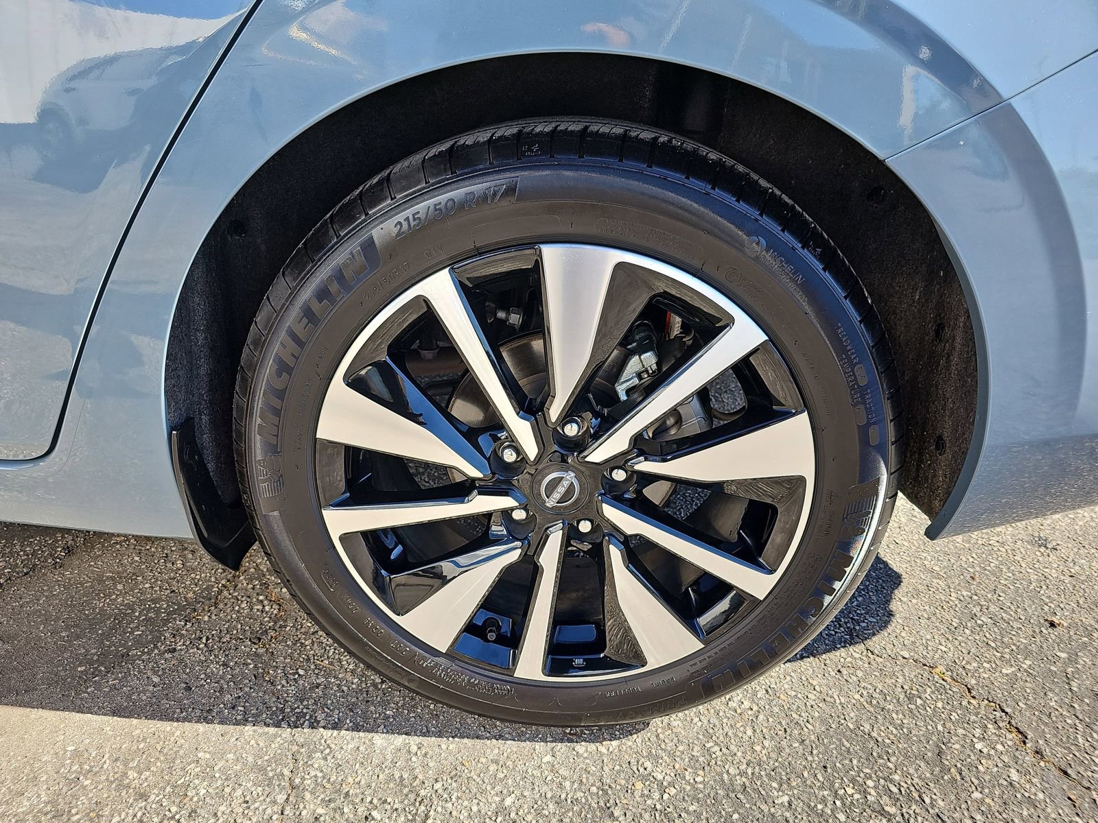 Used 2025 Nissan Sentra SV w/ SV Premium Package image 38