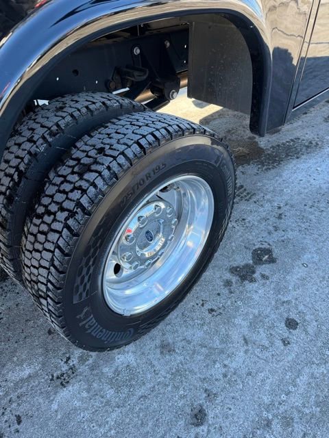 New 2025 Ford F450 XLT w/ XLT Value Package AWD/4WD image 5