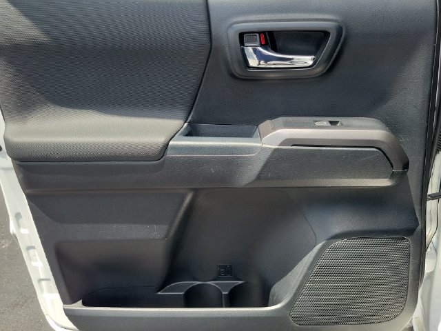 Used 2018 Toyota Tacoma TRD Sport RWD image 9