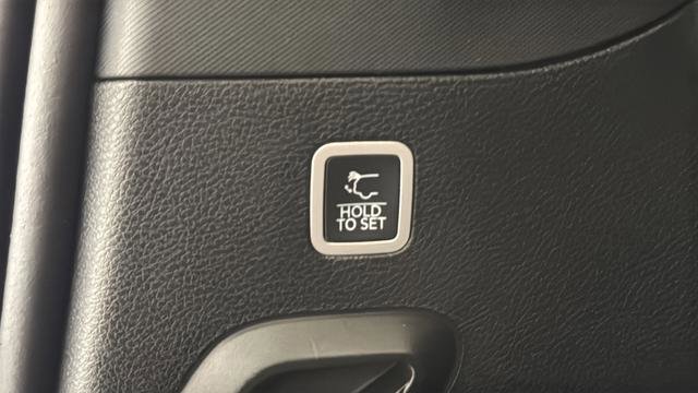 Used 2023 Jeep Wagoneer 4WD w/ HD Trailer Tow Package image 34