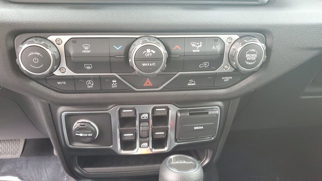 New 2026 Jeep Gladiator Sport image 25