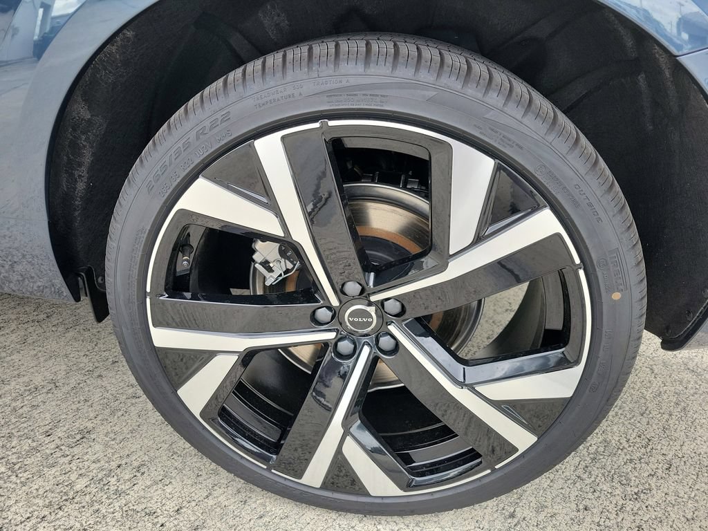 New 2026 Volvo XC60 T8 Ultra w/ Protection Package AWD/4WD image 4