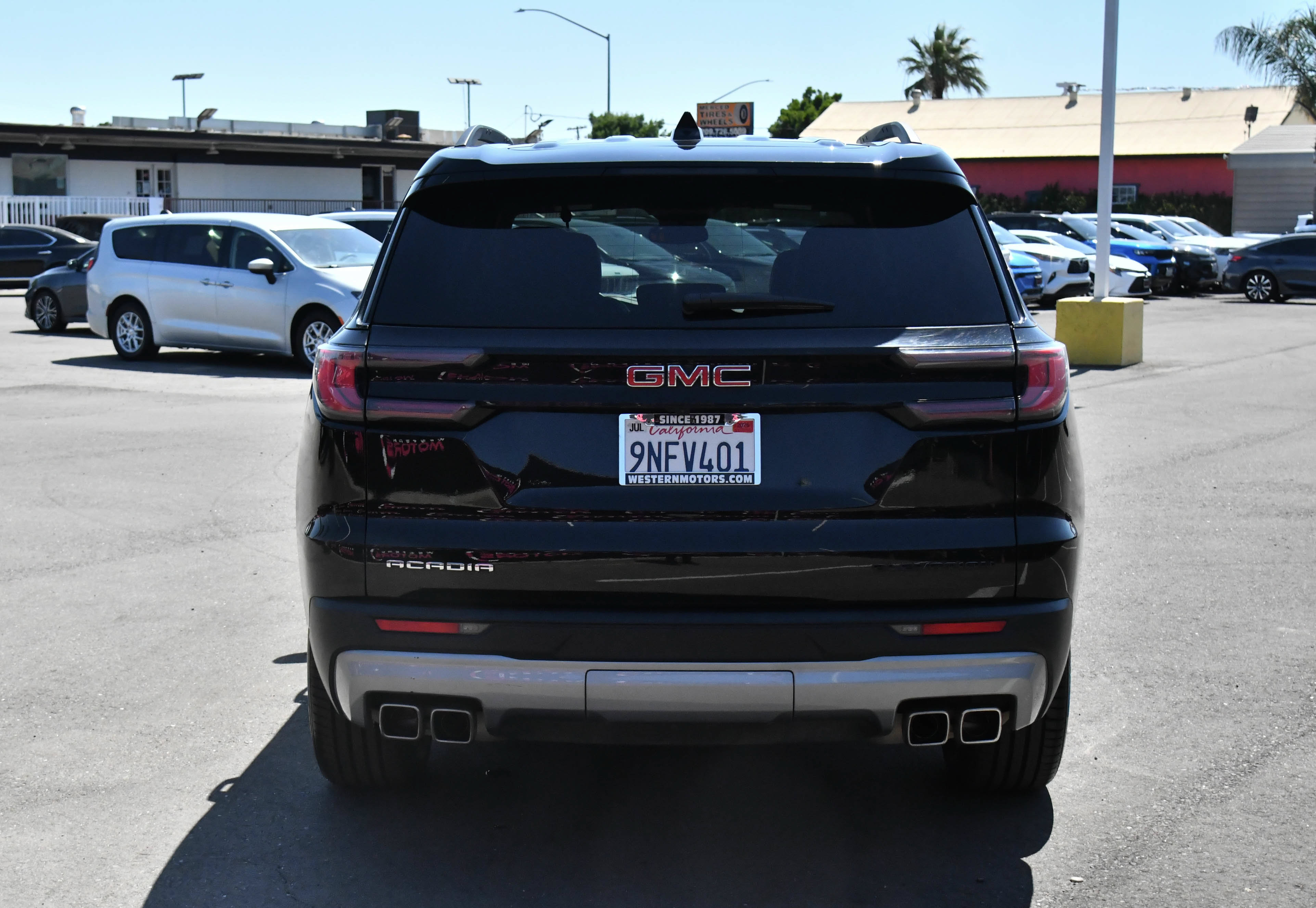 Used 2024 GMC Acadia Elevation FWD image 7