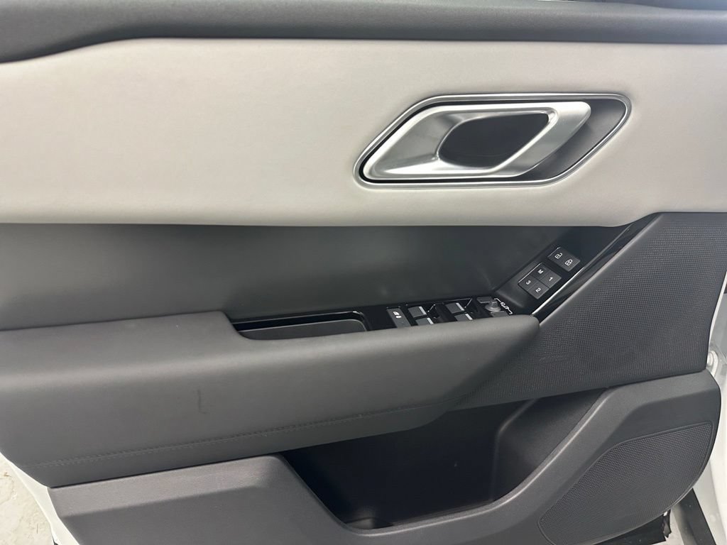 Used 2026 Land Rover Range Rover Velar S AWD/4WD image 17