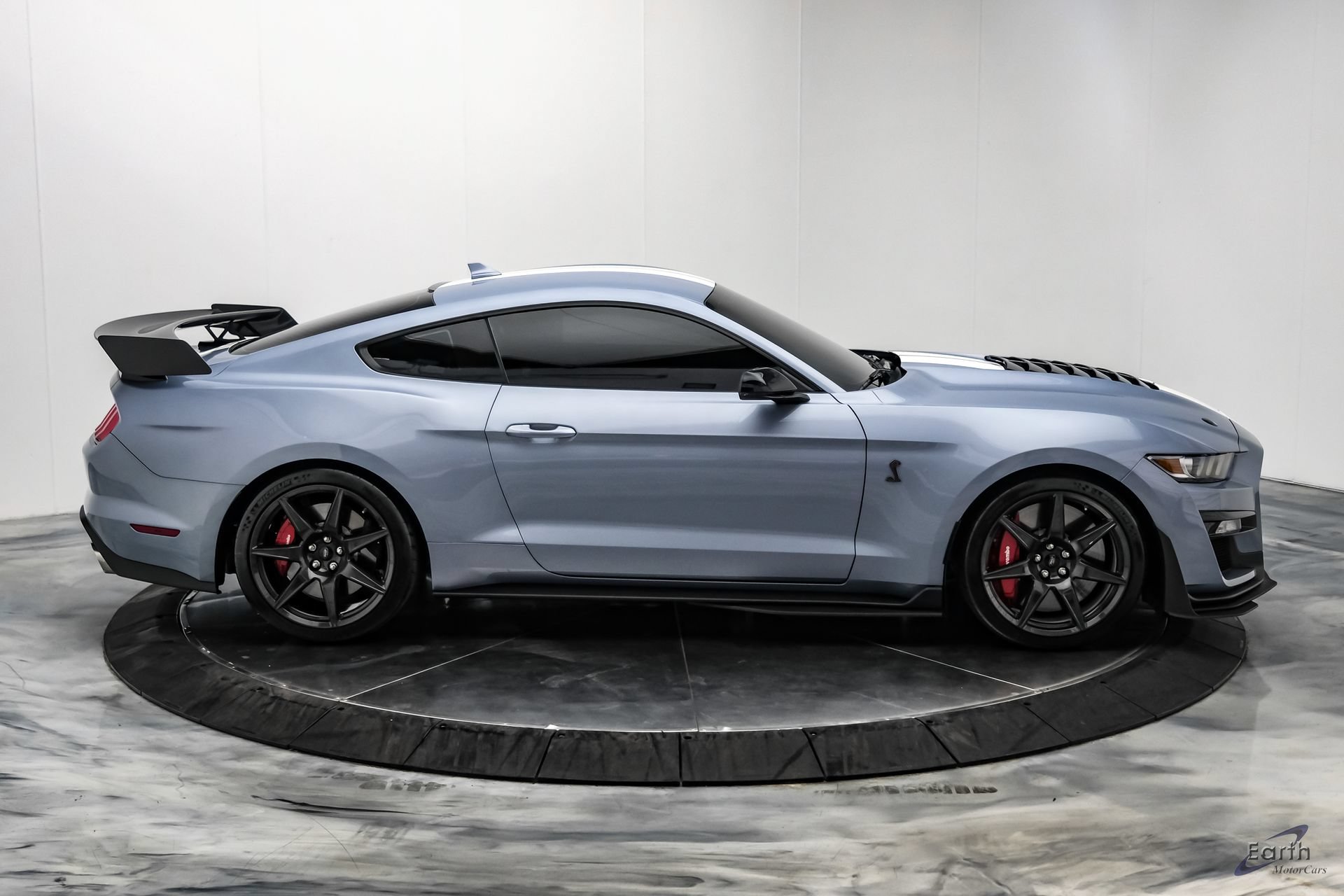 Used 2022 Ford Mustang Shelby GT500 w/ Carbon Fiber Track Pack RWD image 25