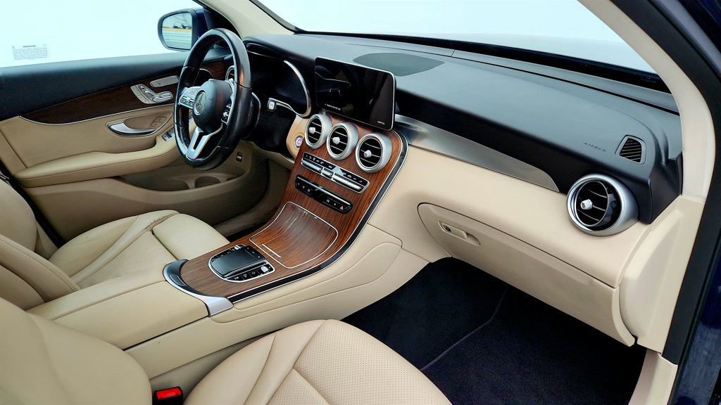 Used 2022 Mercedes-Benz GLC 300 4MATIC w/ Premium Package Lite image 24