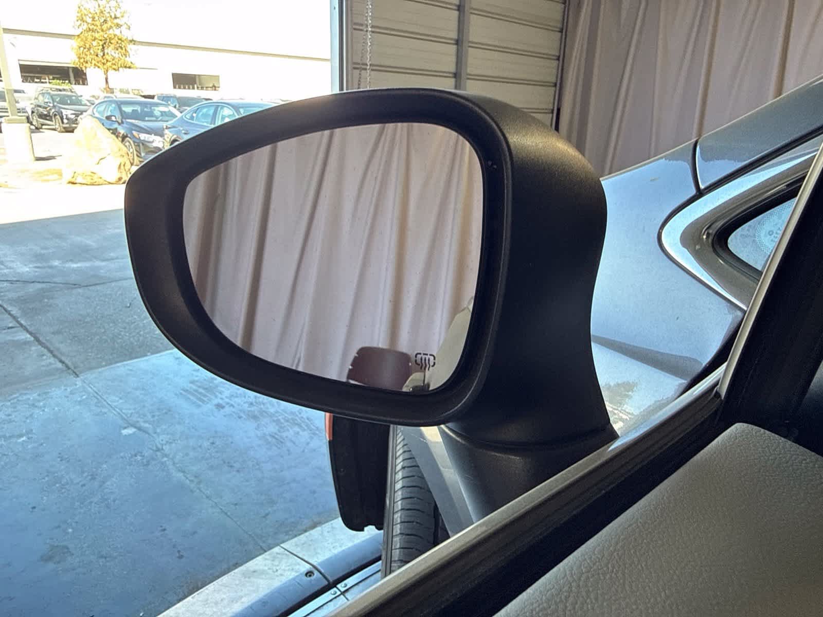 Used 2023 Chrysler Pacifica Touring-L FWD image 19