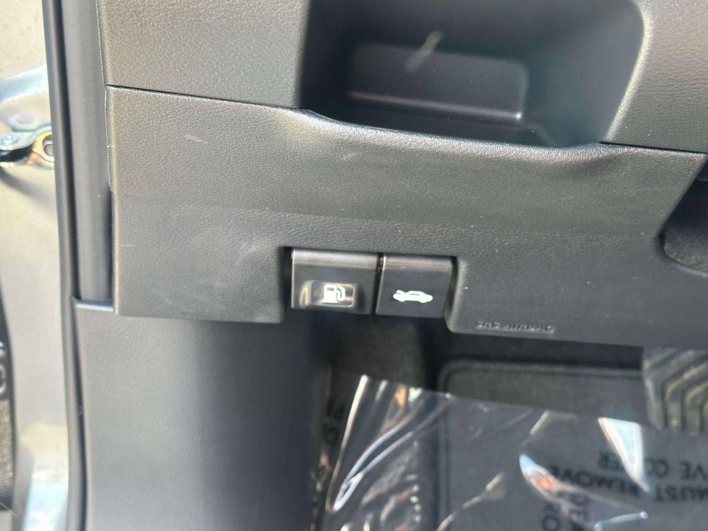Used 2023 Nissan Kicks SV FWD image 18
