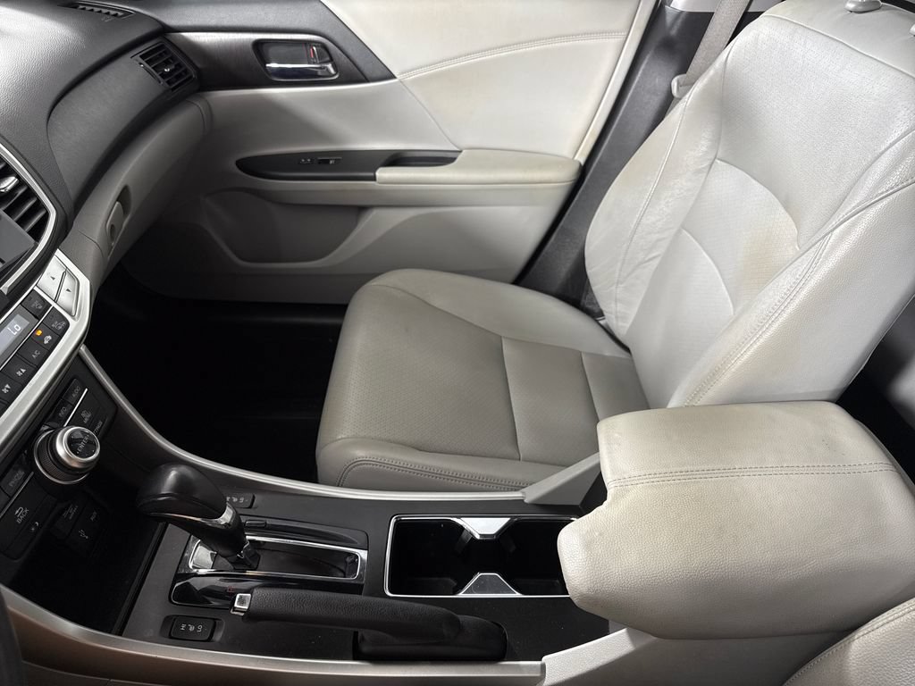 Used 2015 Honda Accord EX-L image 18