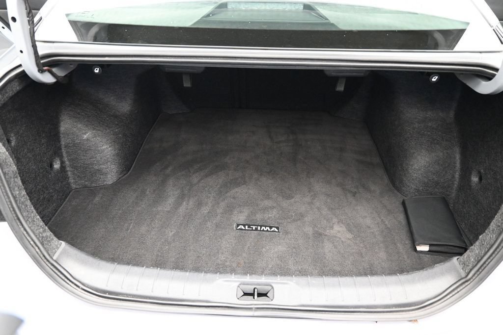 Used 2025 Nissan Altima 2.5 SR FWD image 14