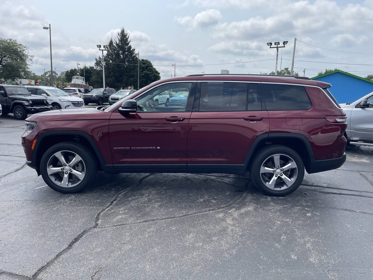 Used 2024 Jeep Grand Cherokee L Limited AWD/4WD image 11