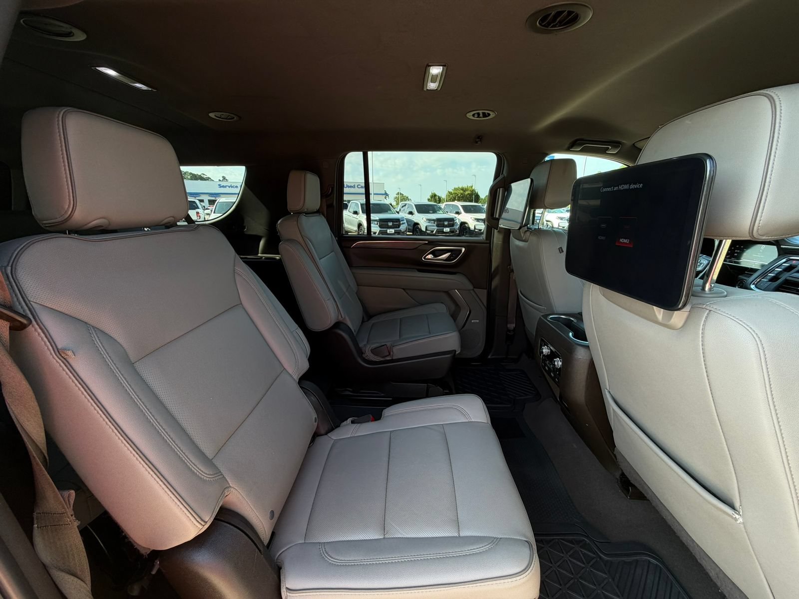Used 2023 GMC Yukon XL SLT w/ SLT Luxury Package RWD image 29