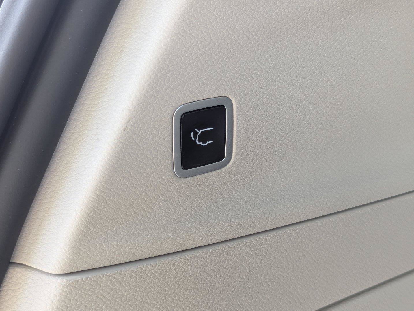 Used 2023 Chrysler Pacifica Touring-L FWD image 33