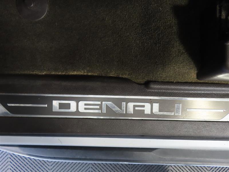Used 2017 GMC Yukon Denali w/ Open Road Package AWD/4WD image 17