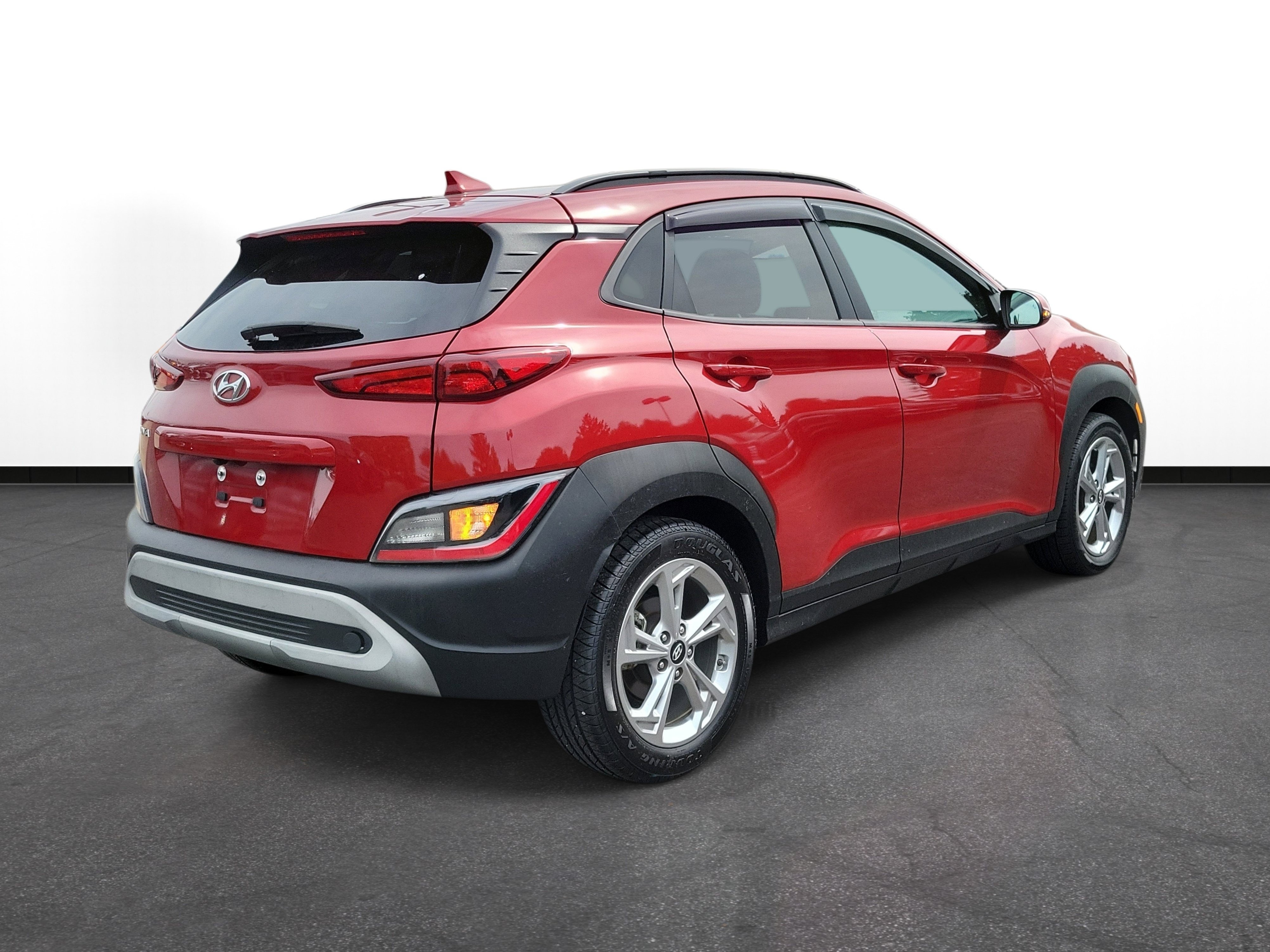 Used 2023 Hyundai Kona SEL w/ Convenience Package FWD image 4