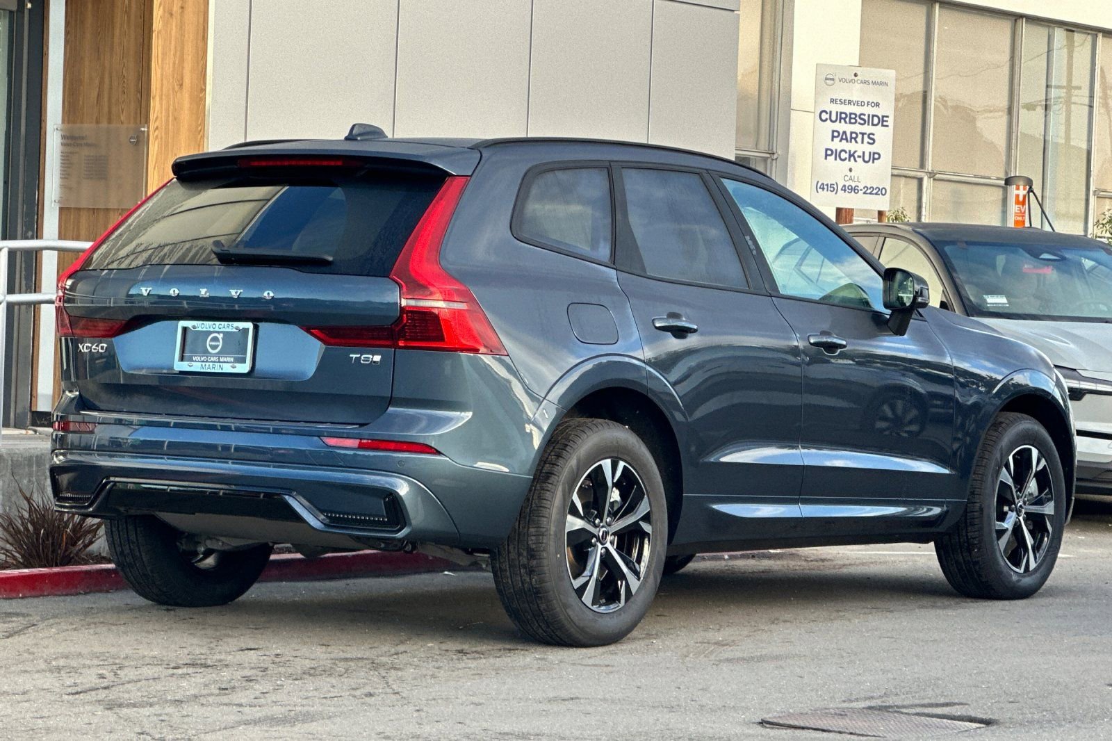 New 2026 Volvo XC60 T8 Core AWD/4WD image 2
