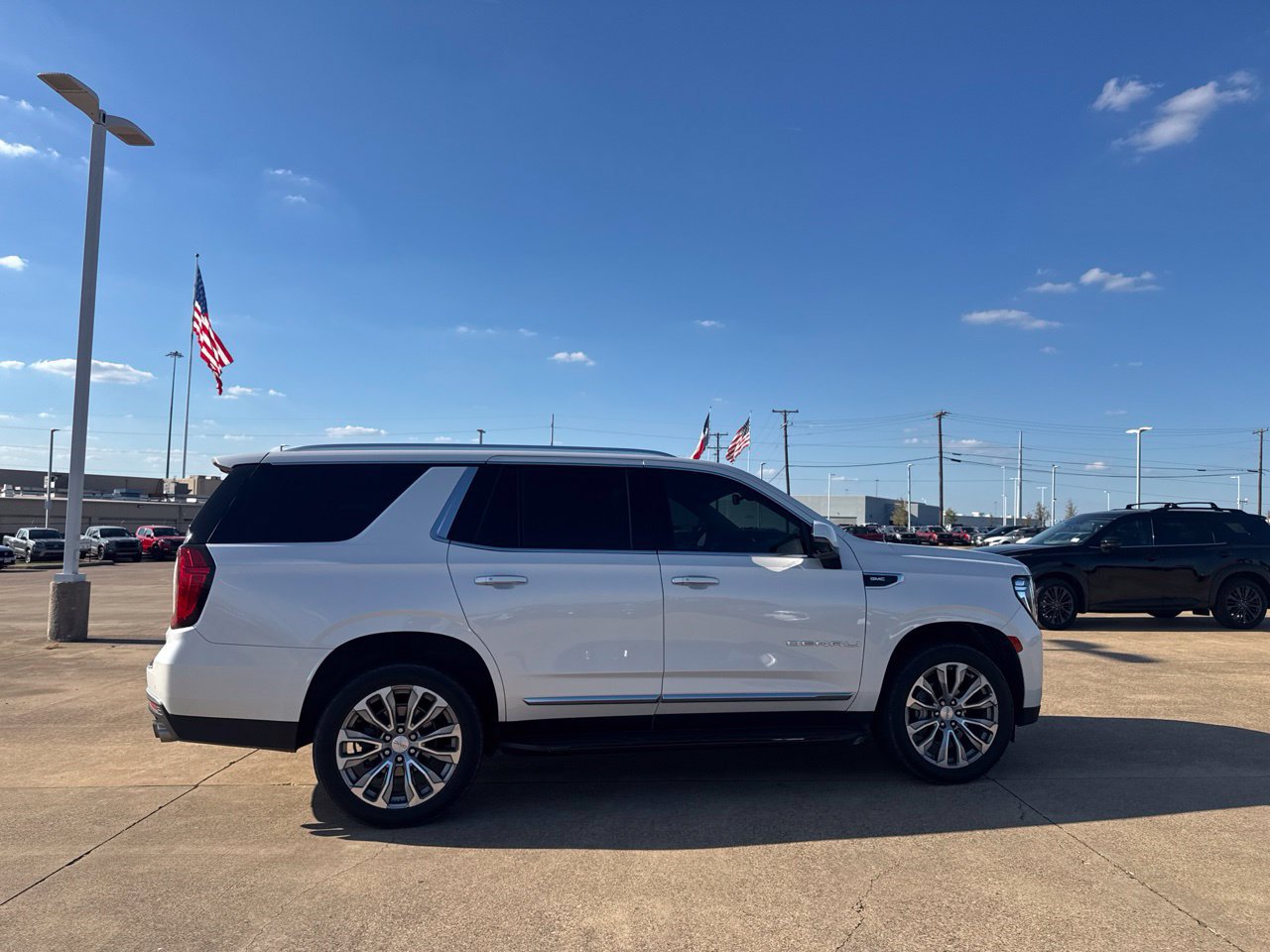 Used 2021 GMC Yukon Denali w/ LPO, Illumination Package AWD/4WD image 31