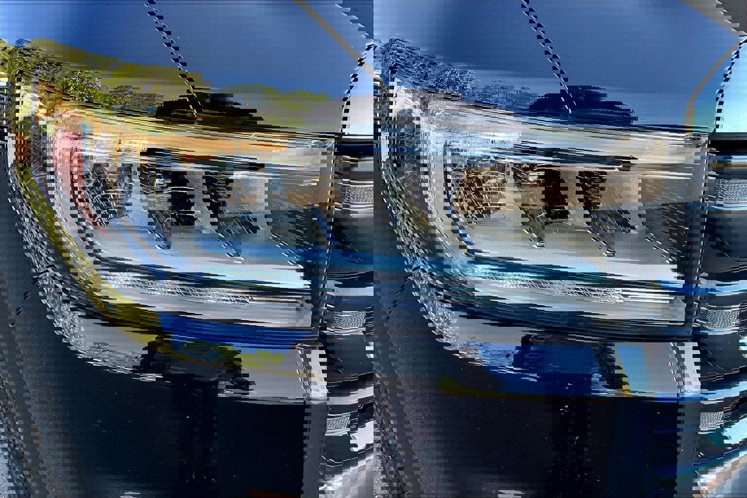 Used 2022 GMC Acadia AT4 w/ Technology Package image 33